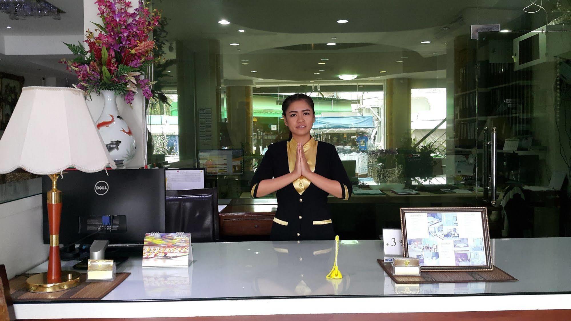 The Privi Suites Pattaya Exterior foto